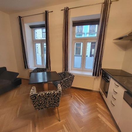 Cozynite Premium Apartment Hundertwasser Vienna Esterno foto
