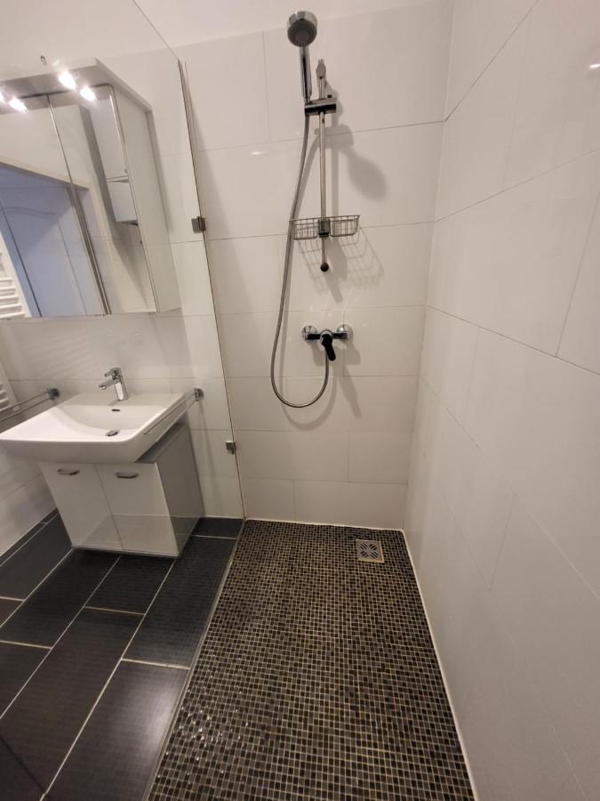 Cozynite Premium Apartment Hundertwasser Vienna Esterno foto